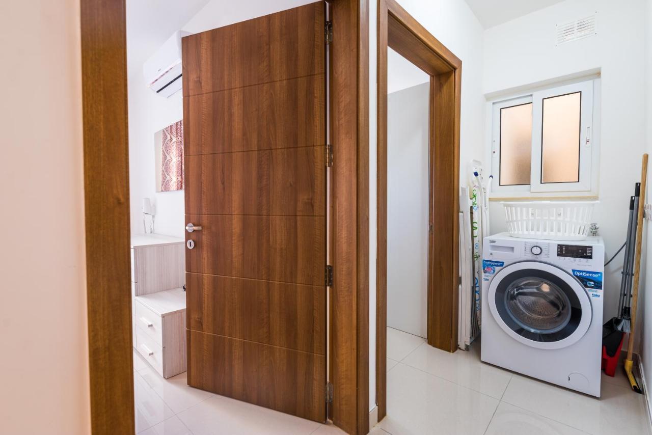 Sh6A- Qawra Prime Location 2 Bedroom Apartment St. Paul's Bay Buitenkant foto